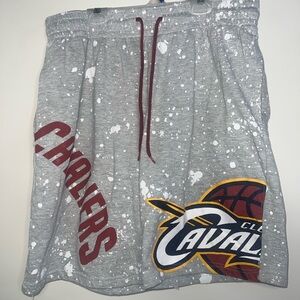NBA Cleveland Cavaliers Sz XL Fleece Shorts W Pocket In Back Splatter Look